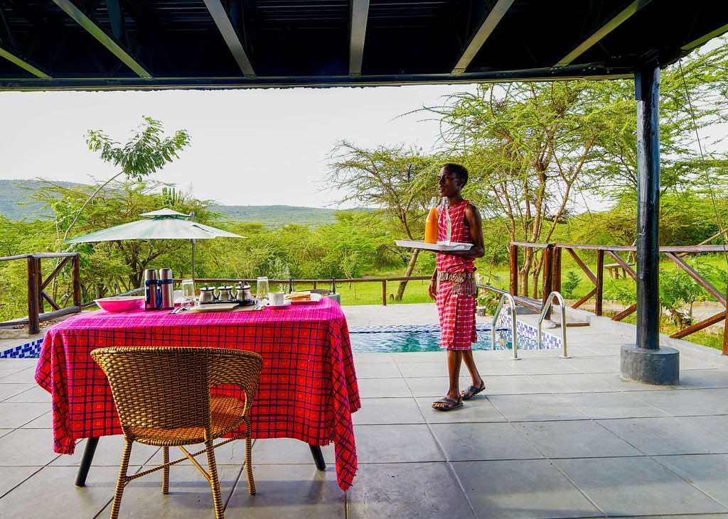 Dining at Kitumo Mara Lodge